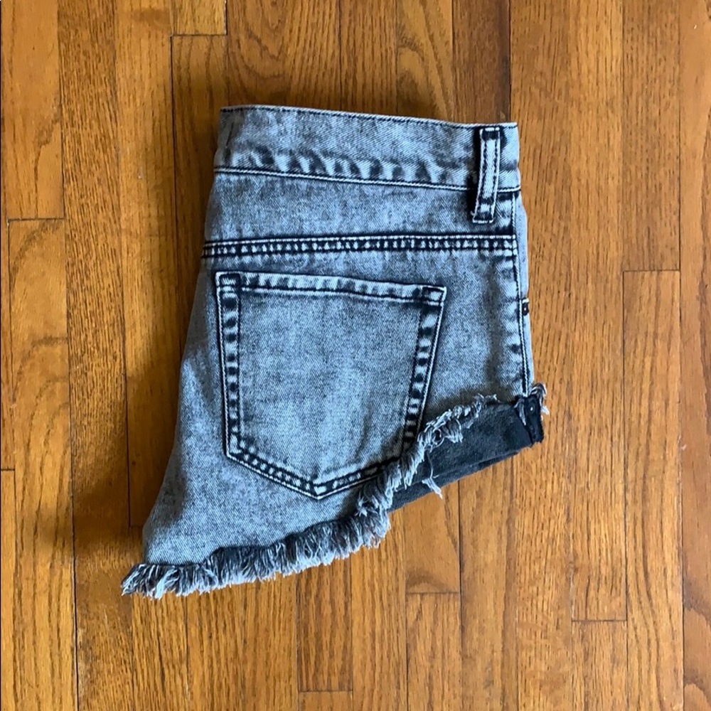 {Bullhead} Slouch Short - Picture 4 of 8